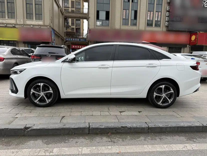 Geely Auto Emgrand L 2022 1.4T CVT Flagship Edition — миниатюра 3