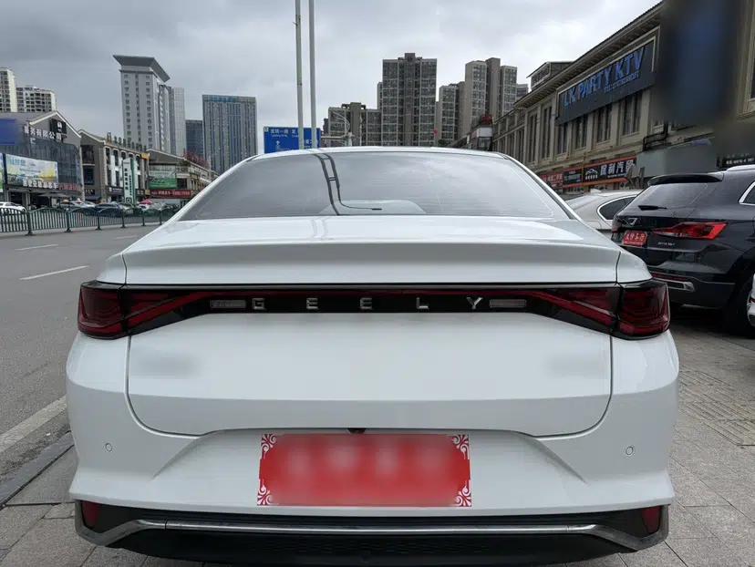 Geely Auto Emgrand L 2022 1.4T CVT Flagship Edition — миниатюра 5