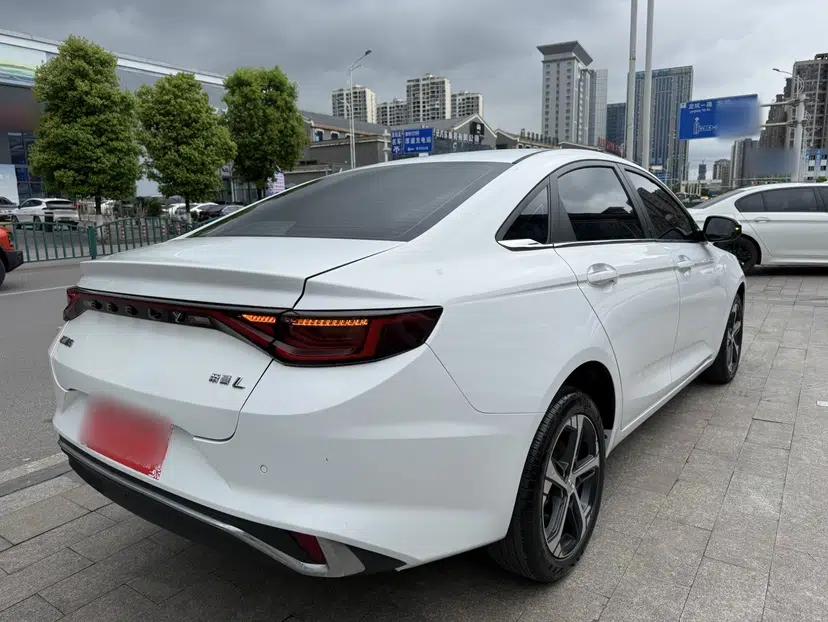 Geely Auto Emgrand L 2022 1.4T CVT Flagship Edition — миниатюра 6