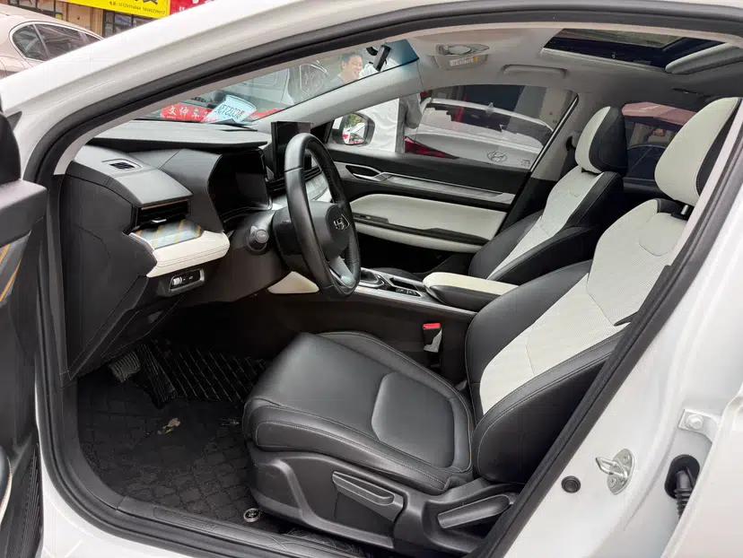 Geely Auto Emgrand L 2022 1.4T CVT Flagship Edition — миниатюра 10