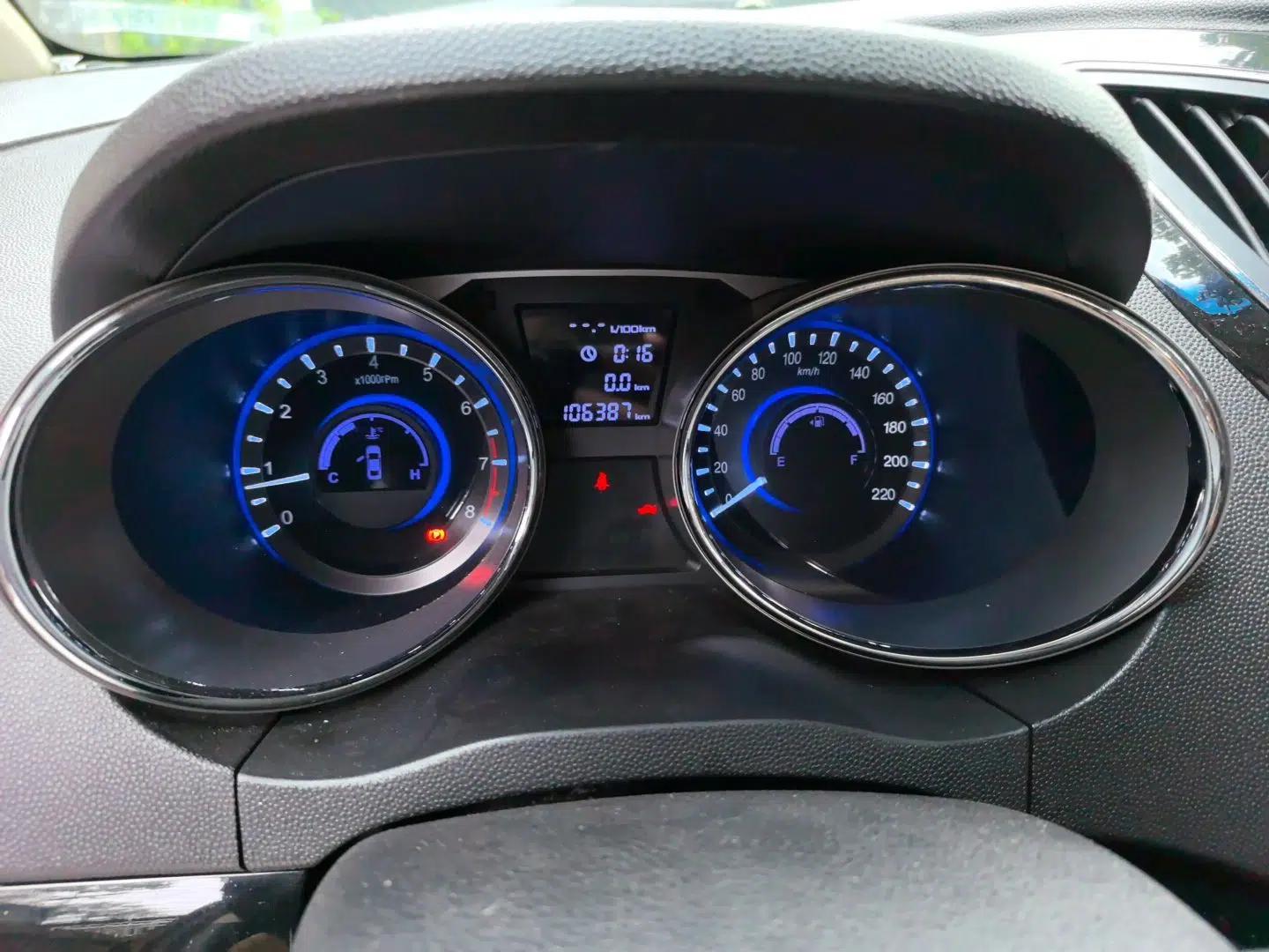 JAC Group Refine M2 2013 1.5L Manual Comfort Model 5 Seats — миниатюра 12