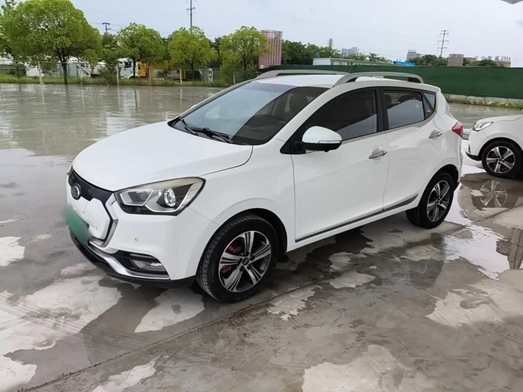 JAC Group iEV7S 2019 Luxury Smart Fully Equipped Edition — миниатюра 1