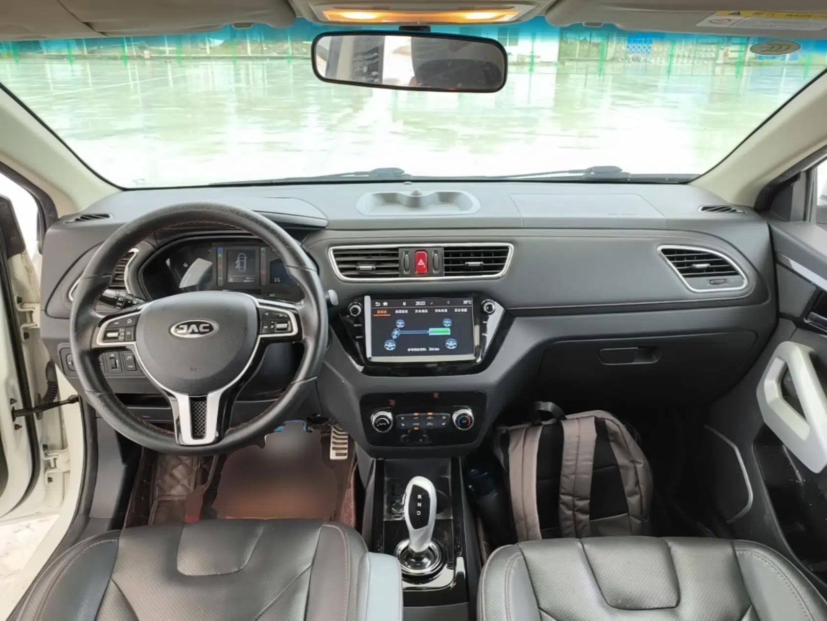 JAC Group iEV7S 2019 Luxury Smart Fully Equipped Edition — миниатюра 17