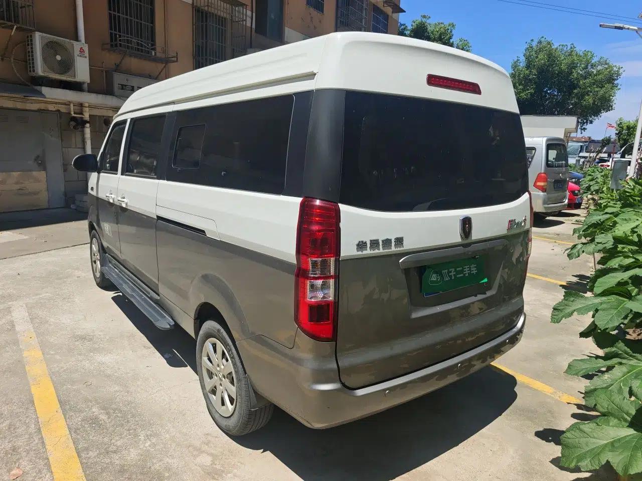 Jinbei New Hiace S 2023 1.5L Wealth Edition Passenger Van 5/6/7-Seater Central Air Conditioning Version SWC15M — миниатюра 4