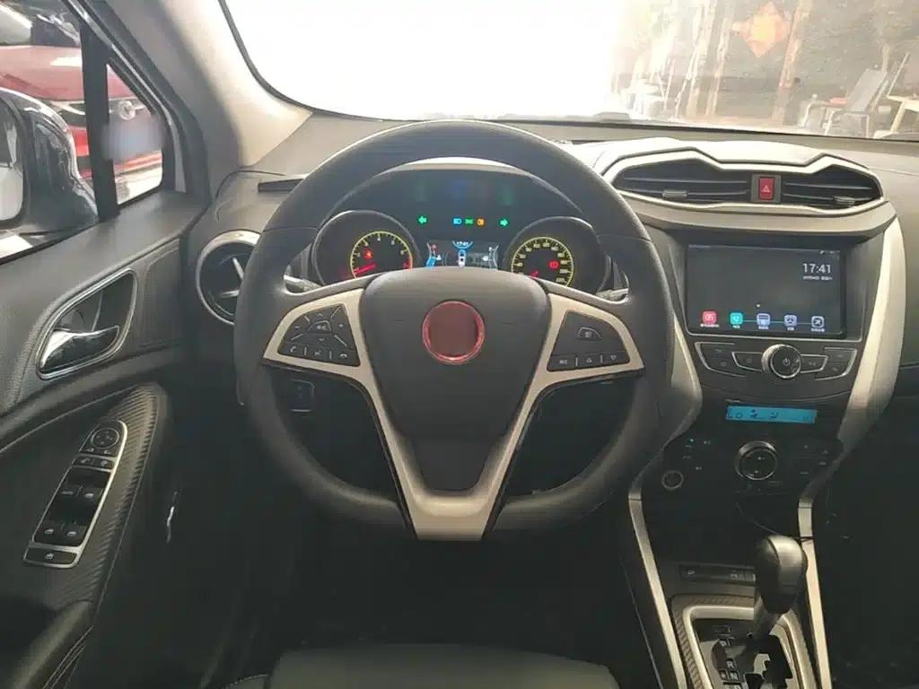 2017 Yuan 1.5L Automatic Cool Connected Edition — миниатюра 11