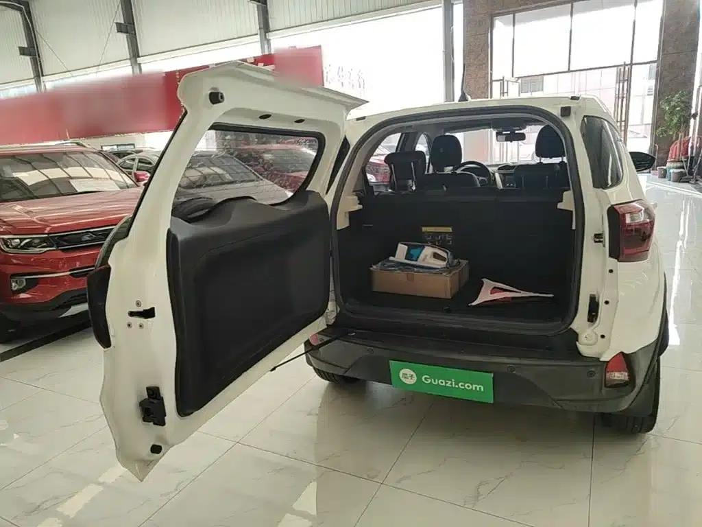 2017 Yuan 1.5L Automatic Cool Connected Edition — миниатюра 19