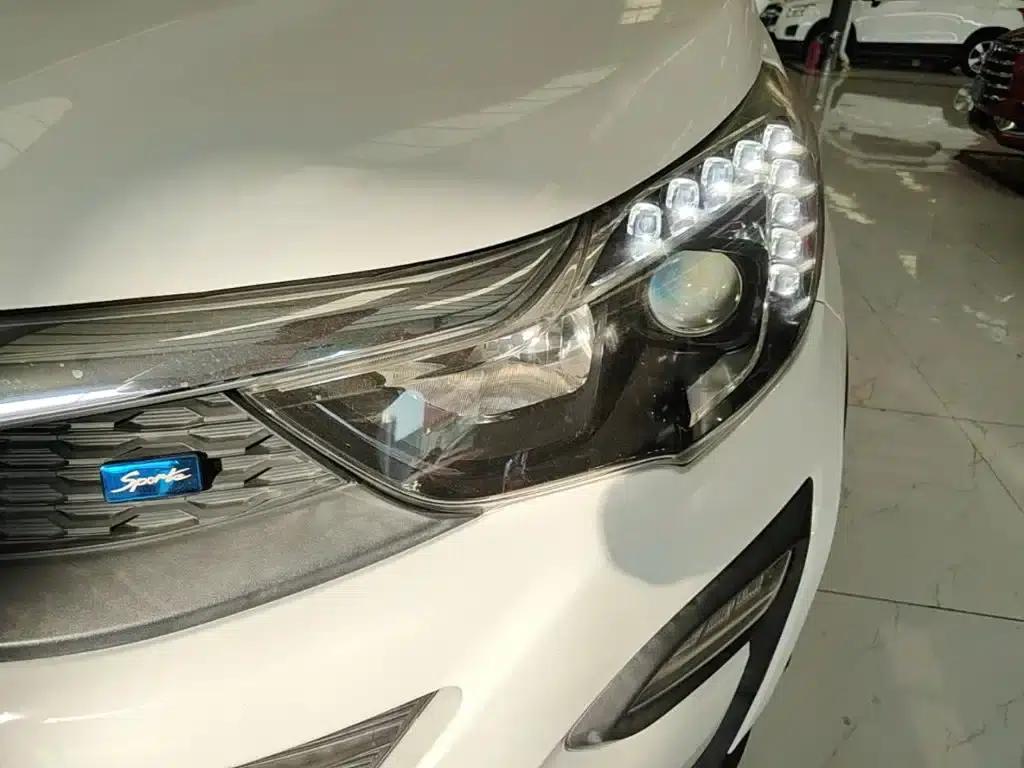 2017 Yuan 1.5L Automatic Cool Connected Edition — миниатюра 24