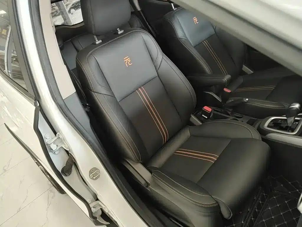 2017 Yuan 1.5L Automatic Cool Connected Edition — миниатюра 25