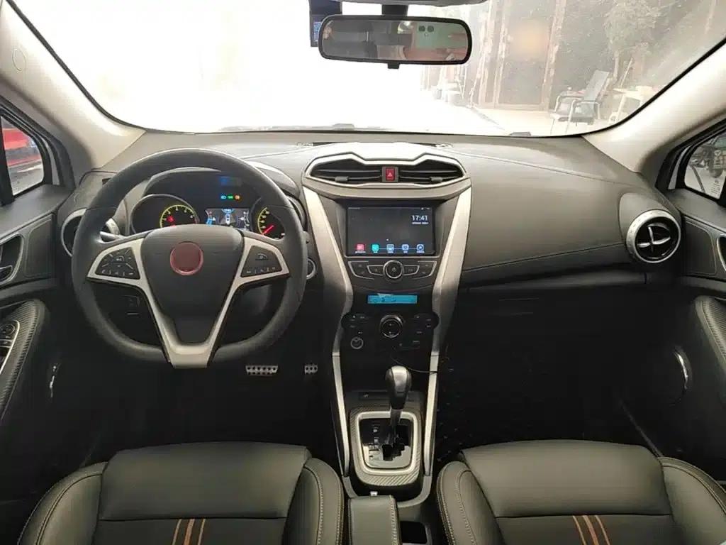 2017 Yuan 1.5L Automatic Cool Connected Edition — миниатюра 10