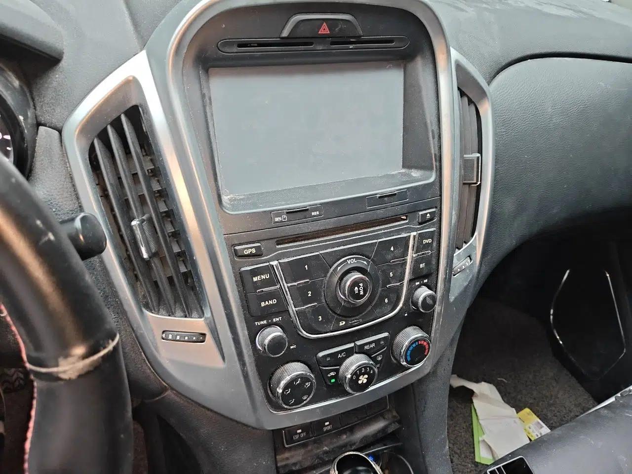 JMC Yusheng S350 2013 2.4T Automatic 2WD Diesel Luxury 7-Seater — миниатюра 13