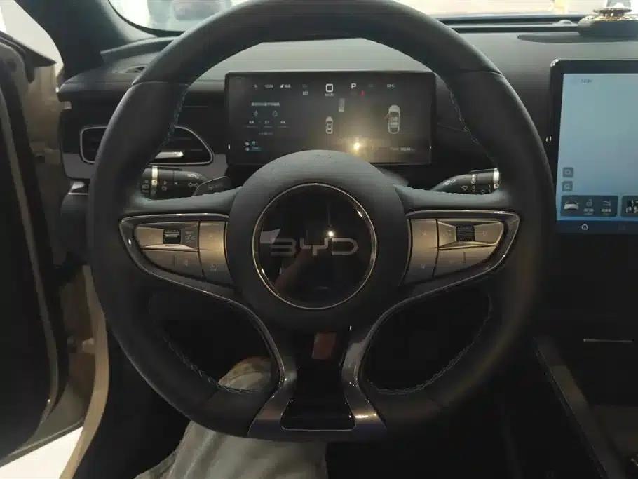 Seal 06 DM-i Touring Edition 2025 DM-i 150KM Premium Model — миниатюра 15