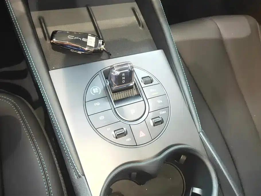 Seal 06 DM-i Touring Edition 2025 DM-i 150KM Premium Model — миниатюра 16