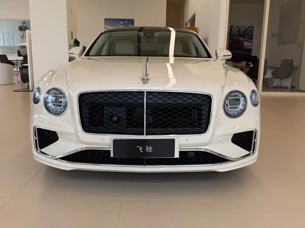 2026 Mercedes-Benz Flying Spur Plug-in Hybrid 4.0T V8 Standard Edition — миниатюра 3