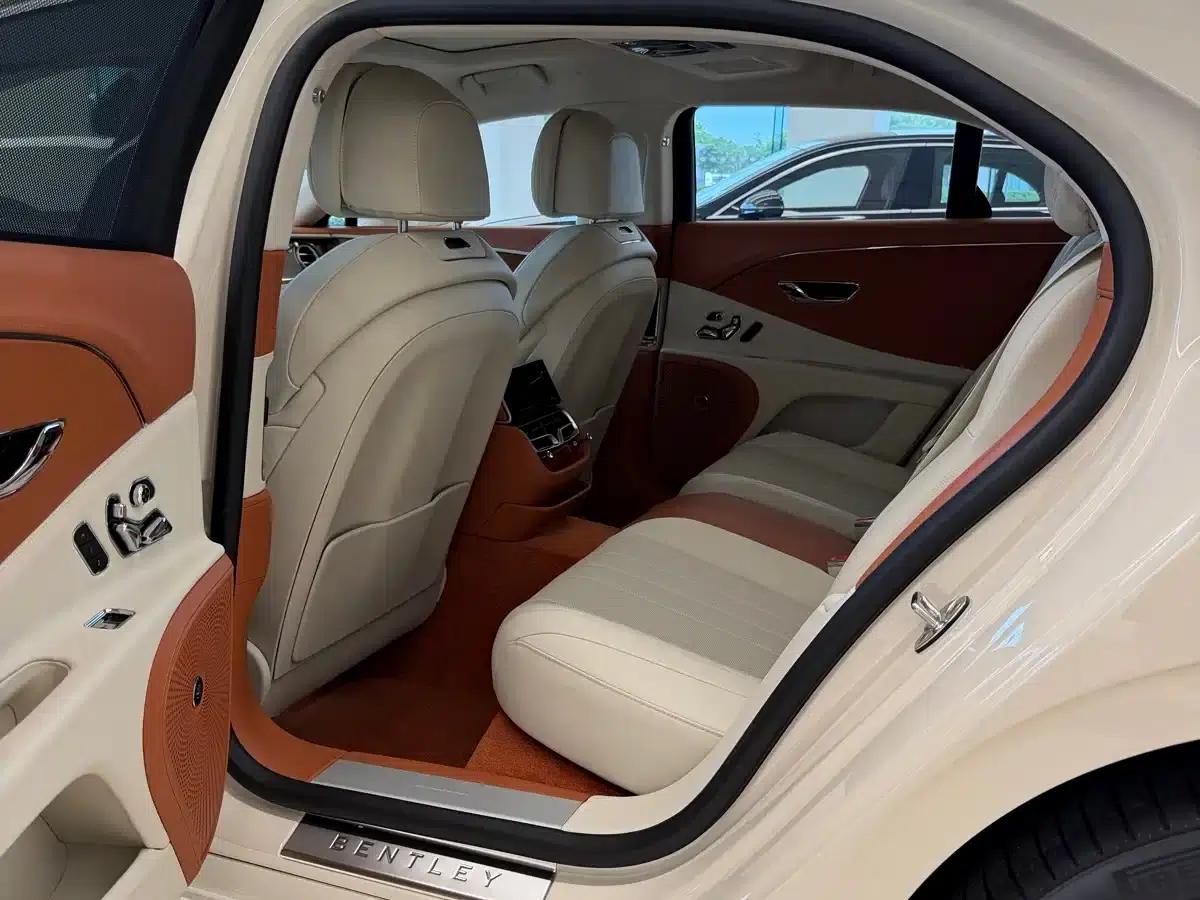 2026 Mercedes-Benz Flying Spur Plug-in Hybrid 4.0T V8 Standard Edition — миниатюра 7