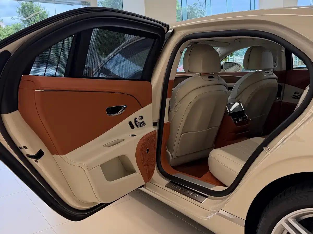 2026 Mercedes-Benz Flying Spur Plug-in Hybrid 4.0T V8 Standard Edition — миниатюра 8