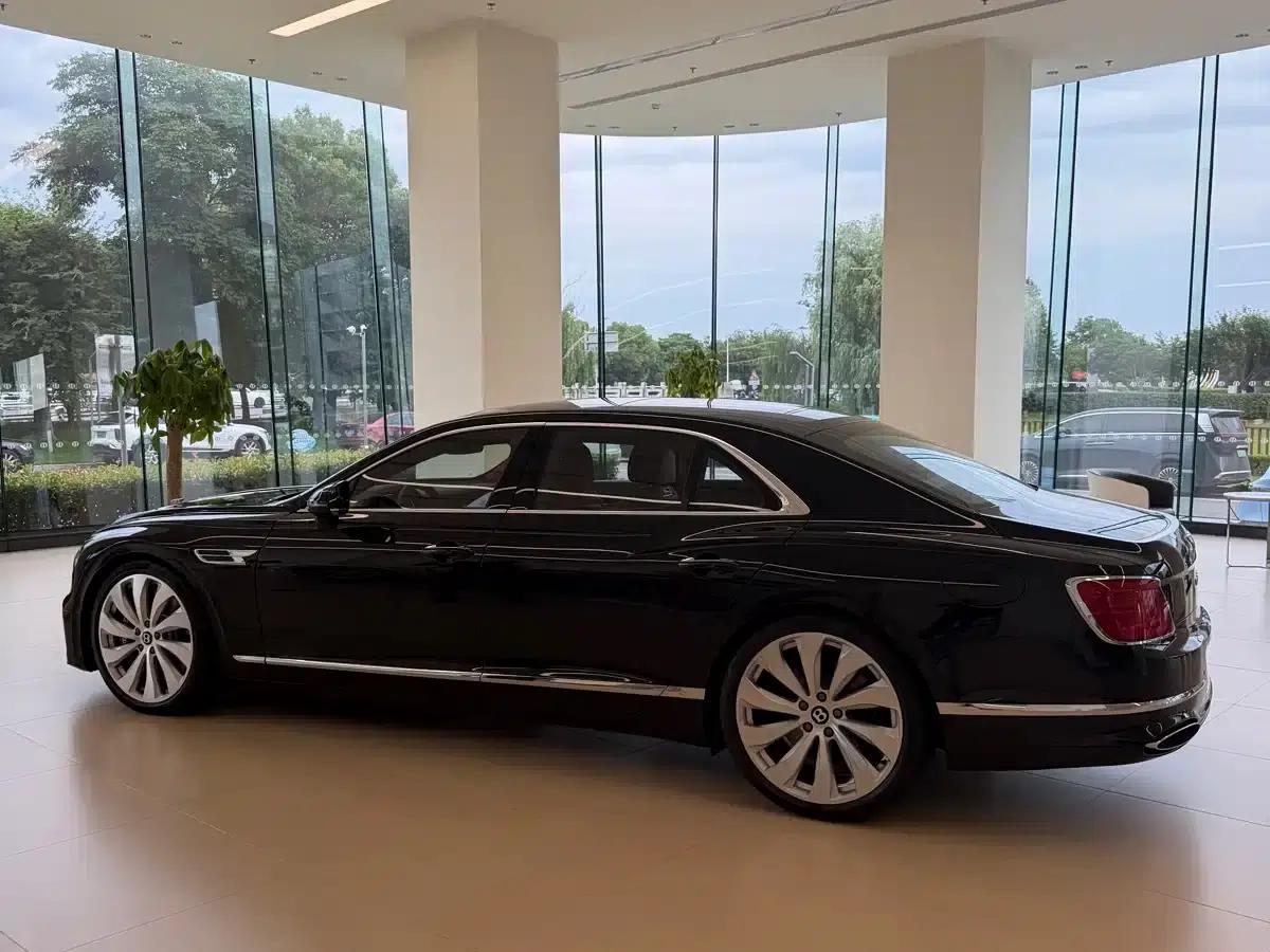 2026 Mercedes-Benz Flying Spur Plug-in Hybrid 4.0T V8 Standard Edition — миниатюра 7