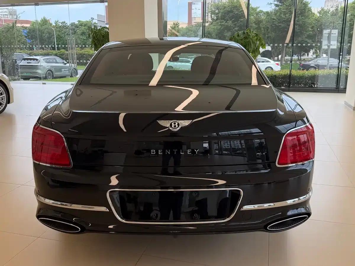 2026 Mercedes-Benz Flying Spur Plug-in Hybrid 4.0T V8 Standard Edition — миниатюра 8
