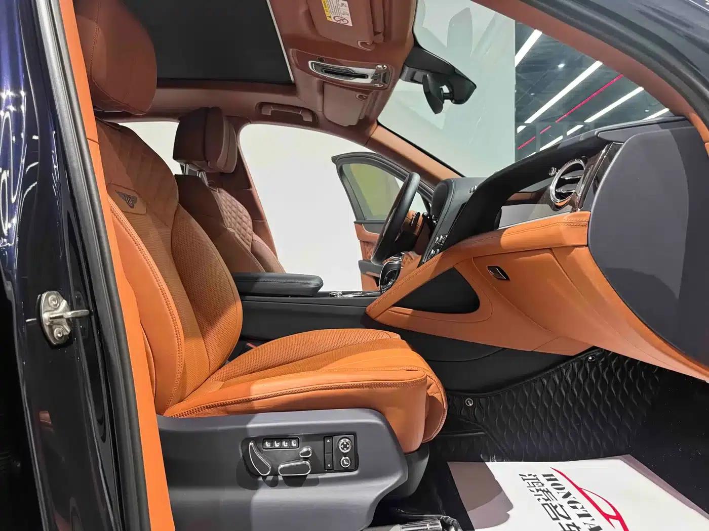 Bentayga Plug-in Hybrid 2021 3.0T PHEV — миниатюра 13
