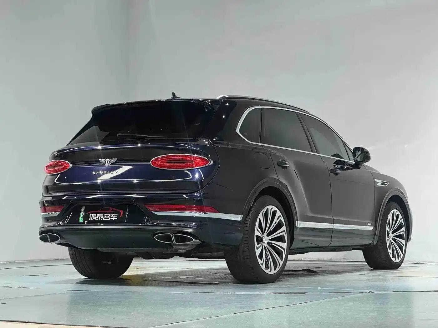 Bentayga Plug-in Hybrid 2021 3.0T PHEV — миниатюра 17