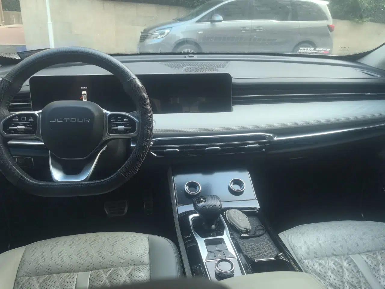JETOUR X70 PRO 2023 2.0T DCT Luxury 5-Seater — миниатюра 9