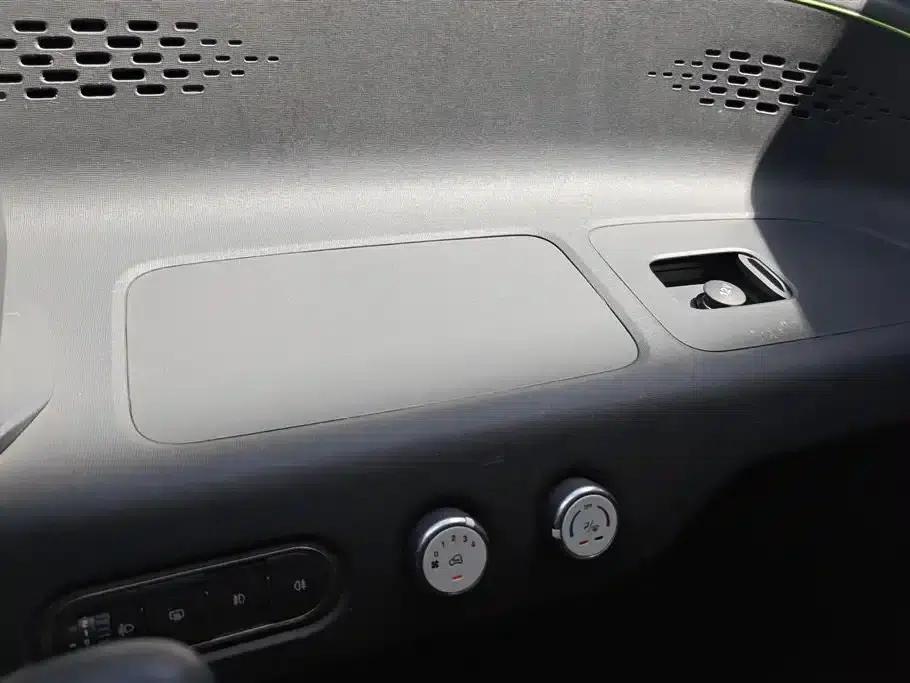 Baojun E100 2019 Model 250KM Smart Edition — миниатюра 13