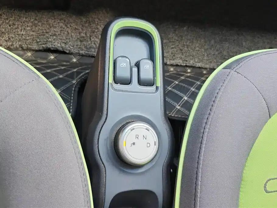 Baojun E100 2019 Model 250KM Smart Edition — миниатюра 16