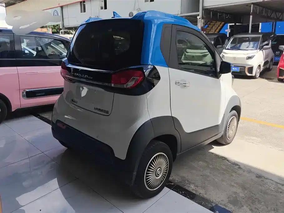 Baojun E100 2019 Model 250KM Smart Edition — миниатюра 3