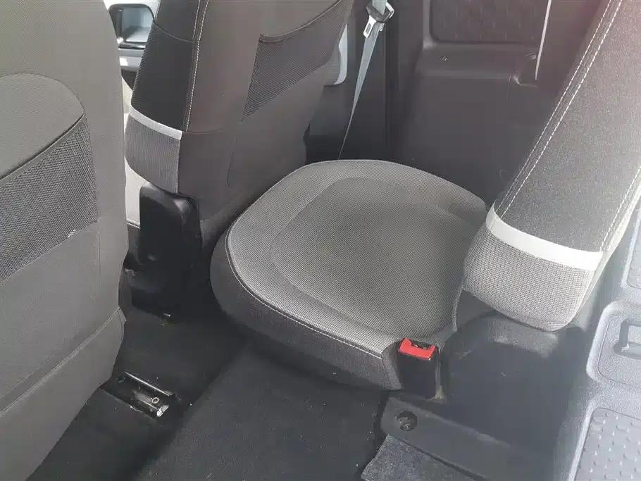 Baojun E300 2020 Interstellar Intelligent Driving Edition — миниатюра 11