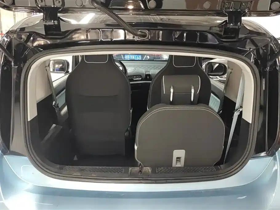 Baojun E300 2020 Interstellar Intelligent Driving Edition — миниатюра 4