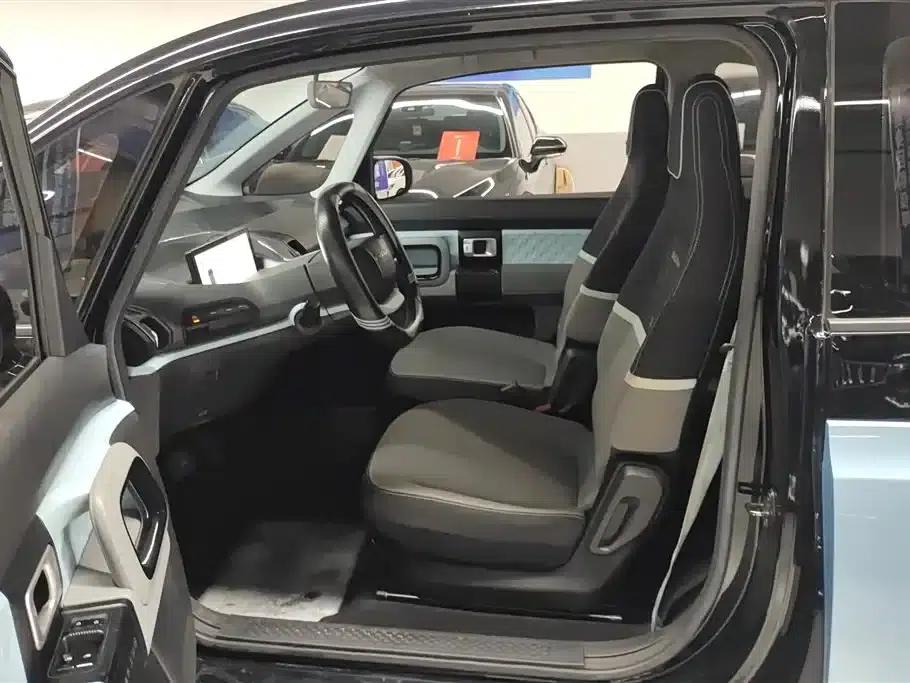 Baojun E300 2020 Interstellar Intelligent Driving Edition — миниатюра 9