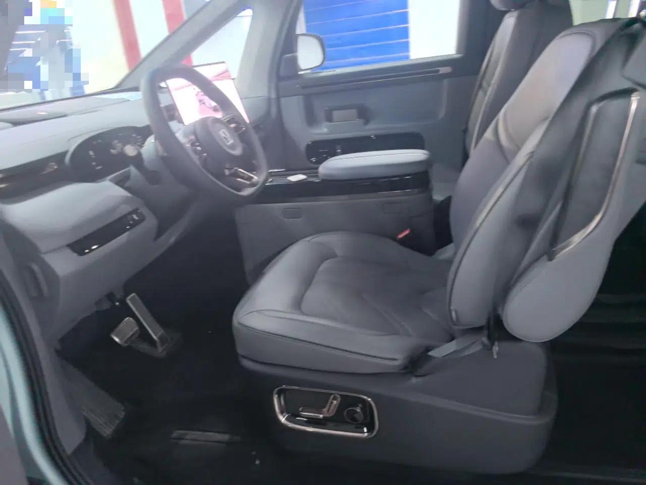 Zeekr MIX 2025 Intelligent Driving Version — миниатюра 17