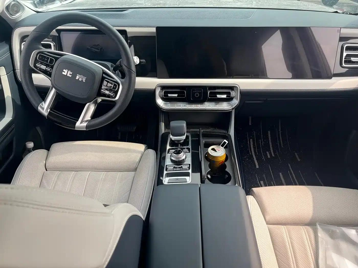 Beijing BJ60 Extended Range 2024 Model, 5-Seater Extended Range Advanced Edition — миниатюра 31