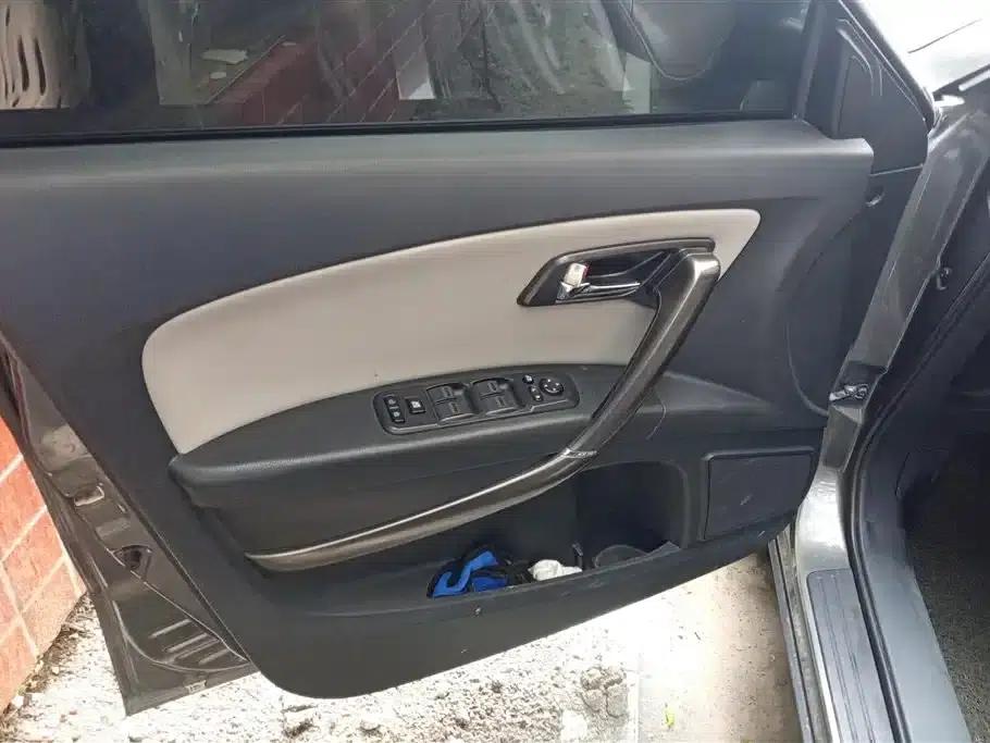 Besturn X80 2013 2.0L Automatic Luxury Edition — миниатюра 7