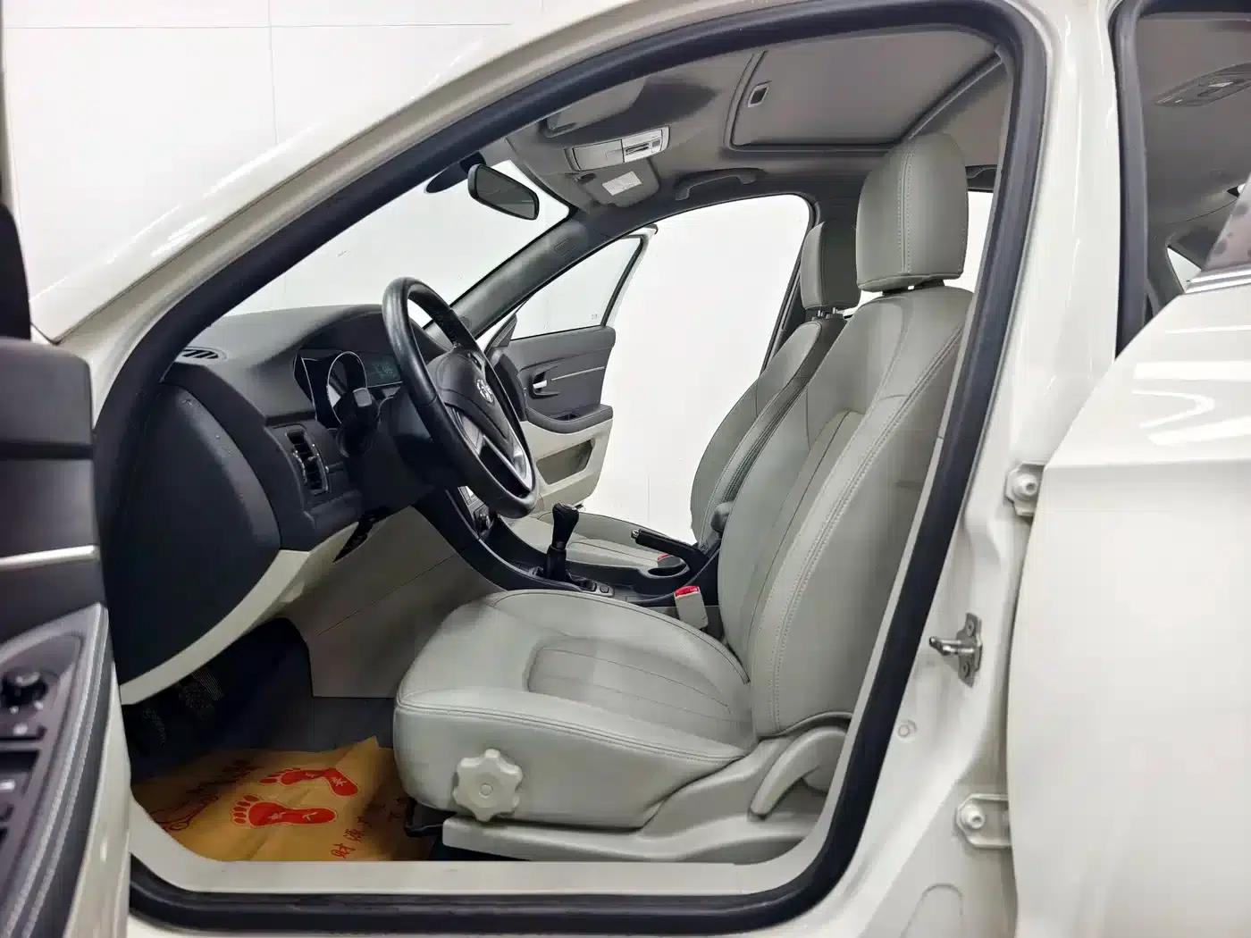 2016 Senova D50 1.5L Manual Elite Edition — миниатюра 11