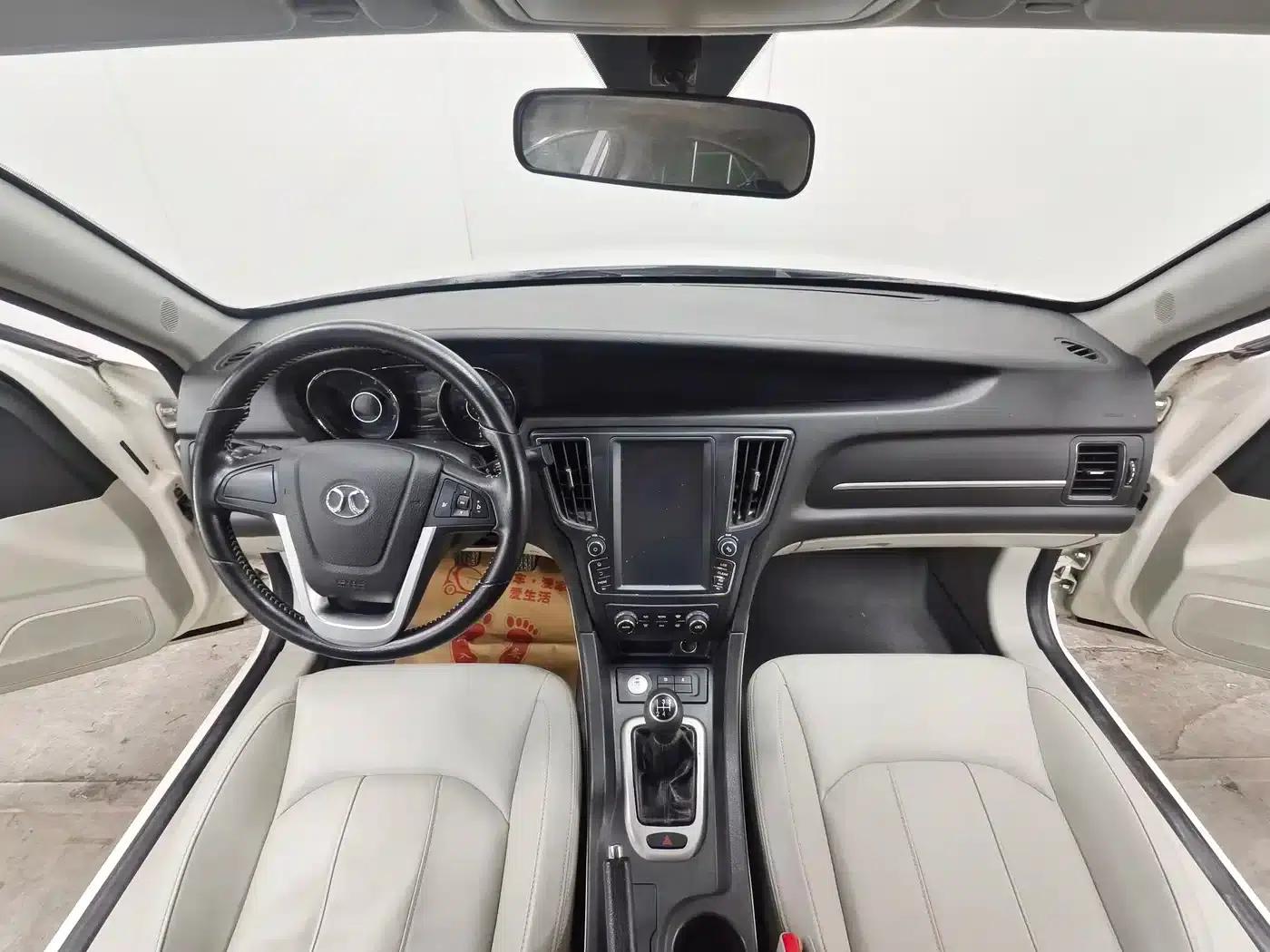 2016 Senova D50 1.5L Manual Elite Edition — миниатюра 9