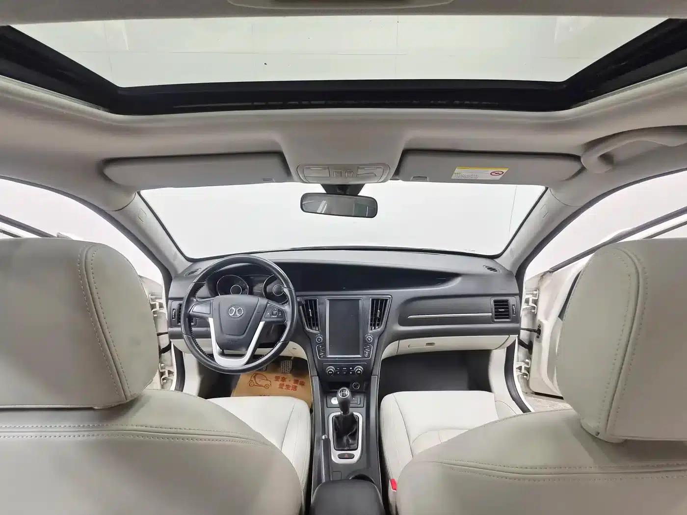 2016 Senova D50 1.5L Manual Elite Edition — миниатюра 10