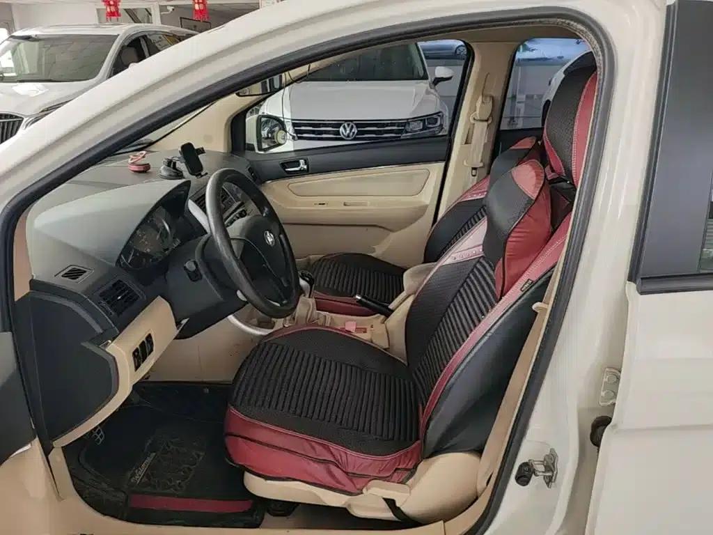 2015 Senova D20 Hatchback 1.5L Manual Comfort Edition — миниатюра 15