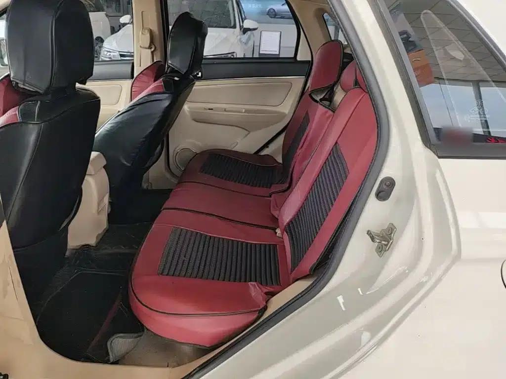 2015 Senova D20 Hatchback 1.5L Manual Comfort Edition — миниатюра 17