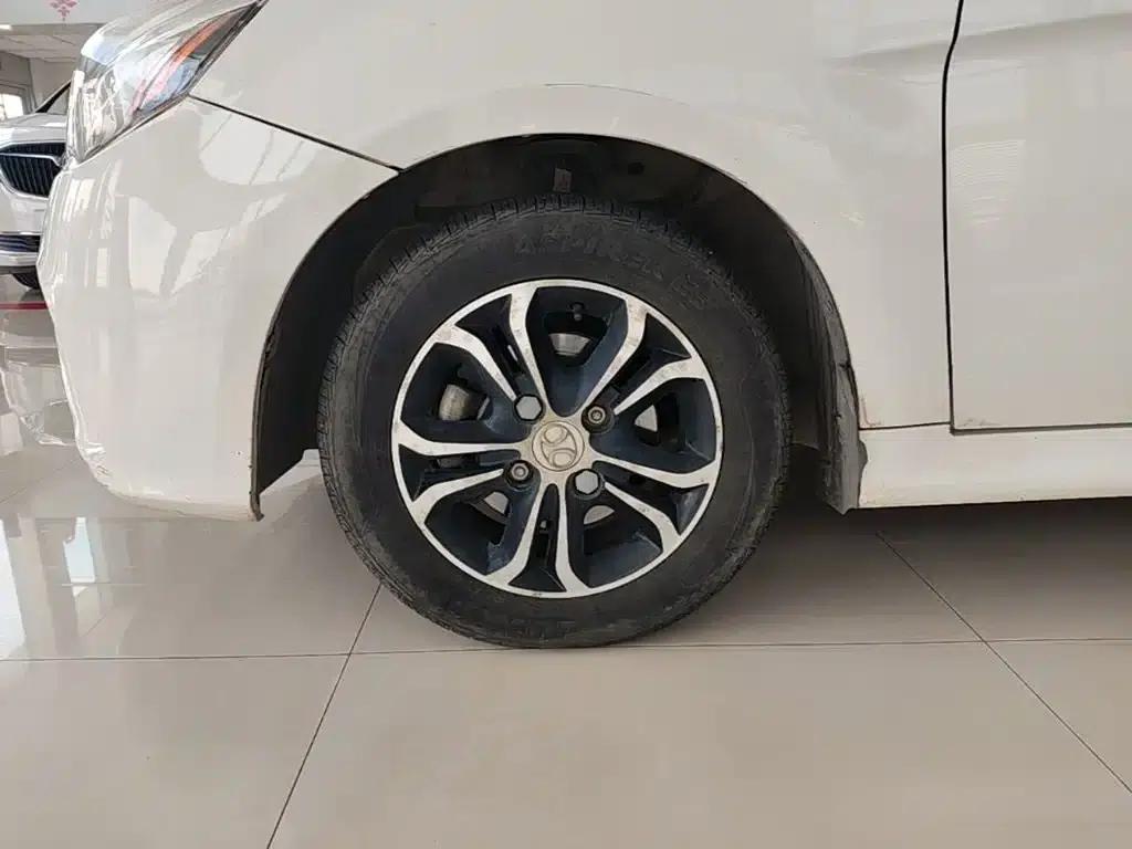 2015 Senova D20 Hatchback 1.5L Manual Comfort Edition — миниатюра 23