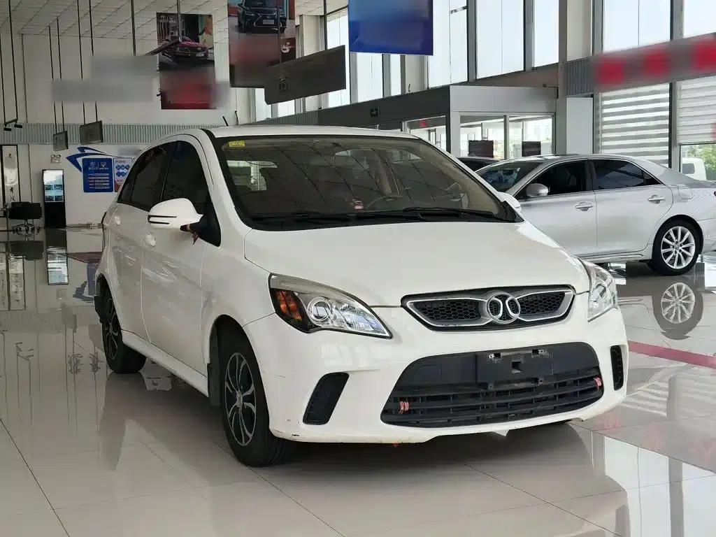 2015 Senova D20 Hatchback 1.5L Manual Comfort Edition — миниатюра 4