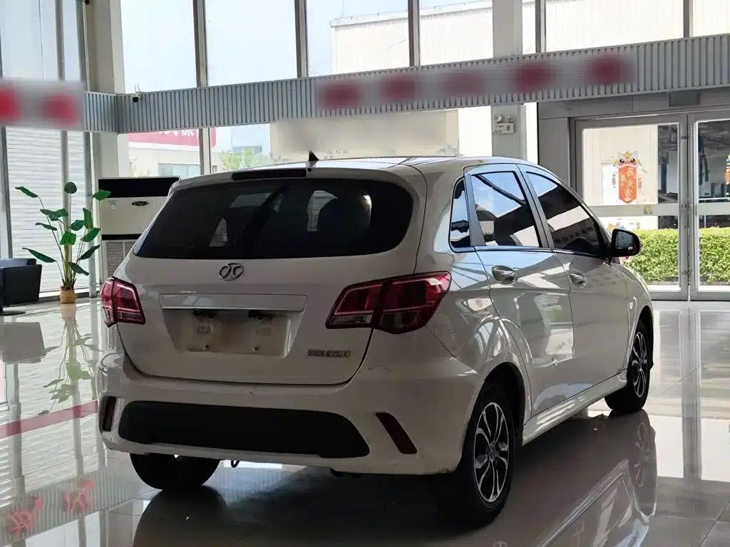 2015 Senova D20 Hatchback 1.5L Manual Comfort Edition — миниатюра 7