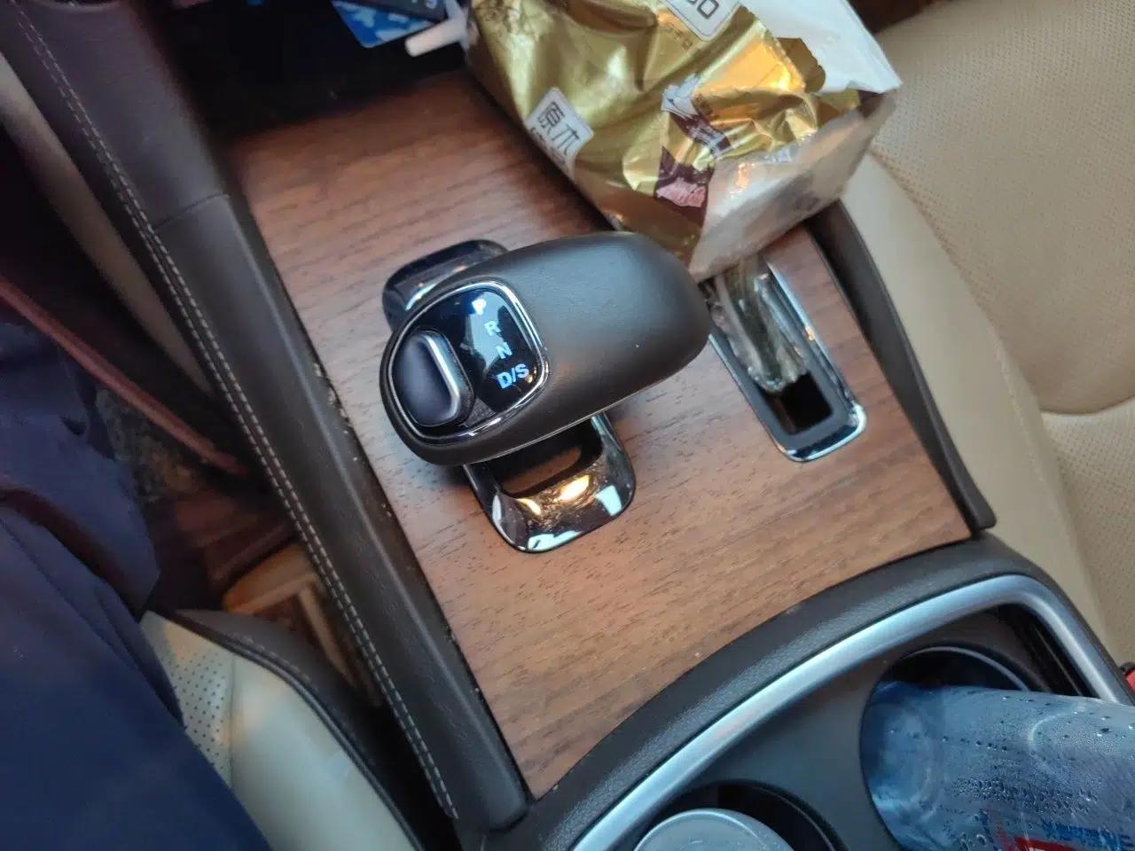 Chrysler 300C 2014 3.0L Excellence Edition — миниатюра 14