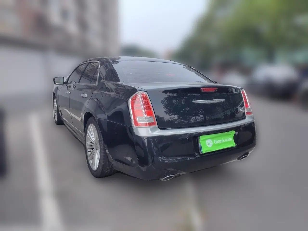 Chrysler 300C 2014 3.0L Excellence Edition — миниатюра 4