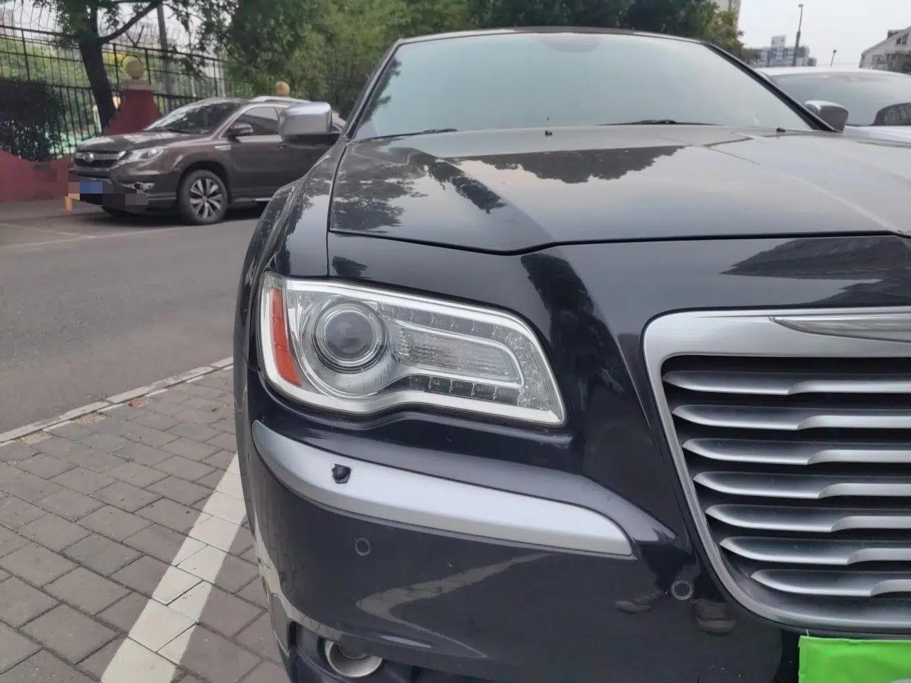 Chrysler 300C 2014 3.0L Excellence Edition — миниатюра 7