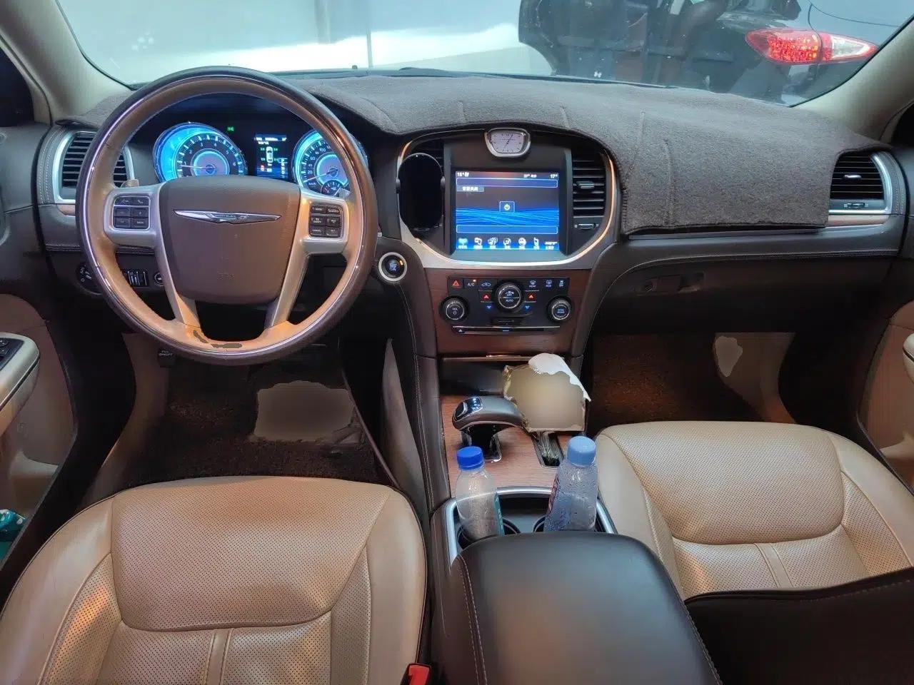 Chrysler 300C 2014 3.0L Excellence Edition — миниатюра 9