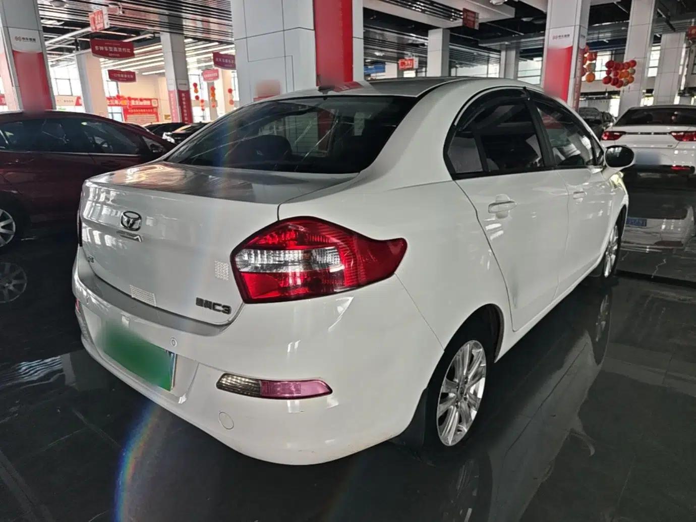 Cowin C3 2015 1.5L AMT Gold Diamond Edition — миниатюра 6