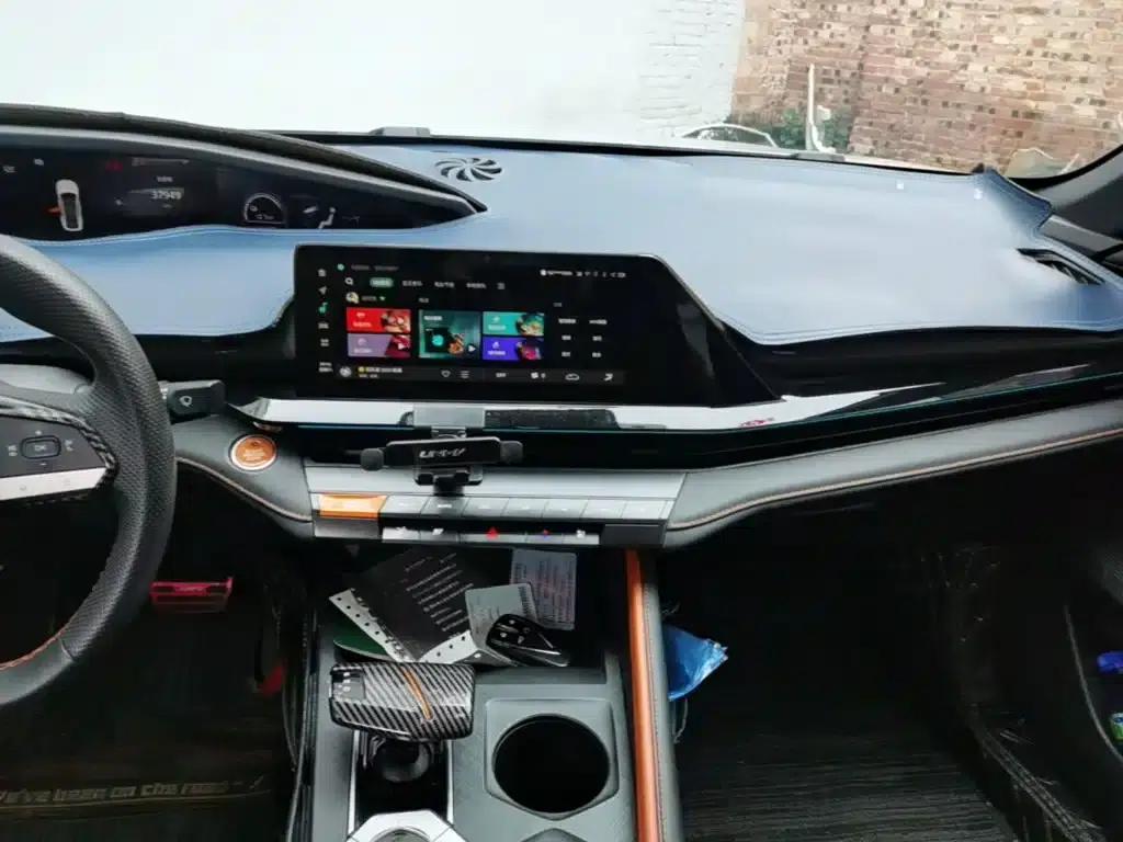 Changan UNI-V Smart Electric iDD 2023 Model, Smart Electric iDD 1.5T, 113km/h Smart Cool Edition — миниатюра 13