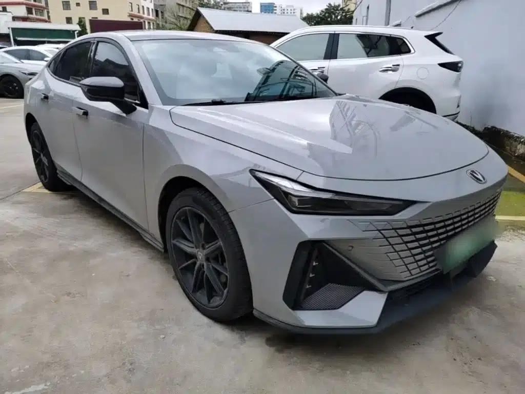 Changan UNI-V Smart Electric iDD 2023 Model, Smart Electric iDD 1.5T, 113km/h Smart Cool Edition — миниатюра 4