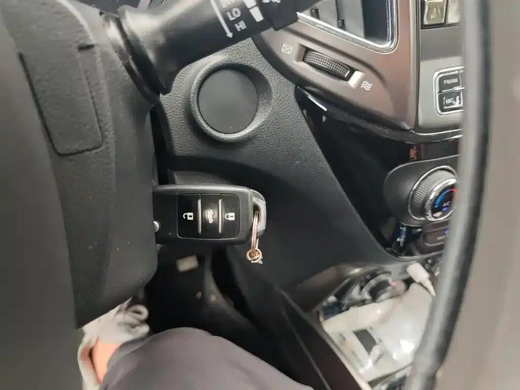 Changan CS15 2016 1.5L Automatic Fashion Edition — миниатюра 9