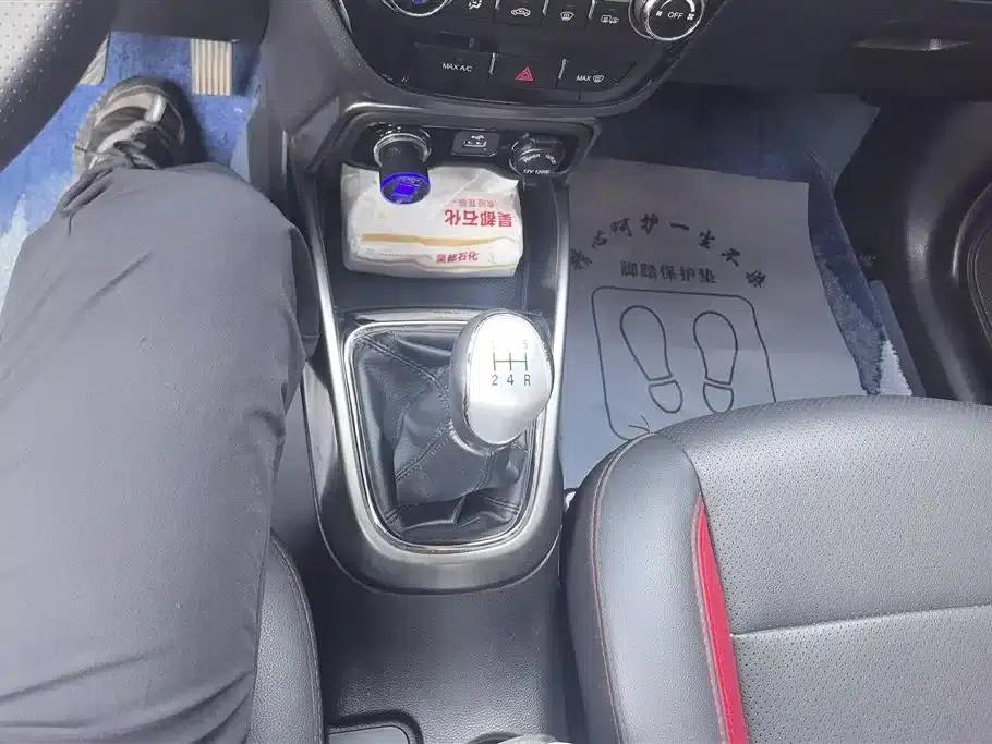Changan CS15 2016 1.5L Manual Fashion Edition — миниатюра 16